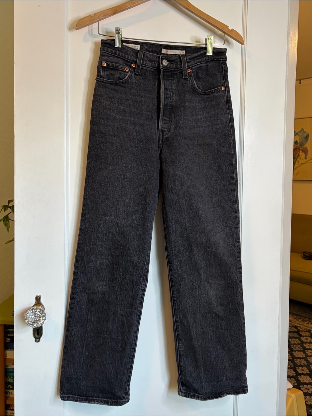 Levi’s Women’s Black Ribcage Straight Size 26